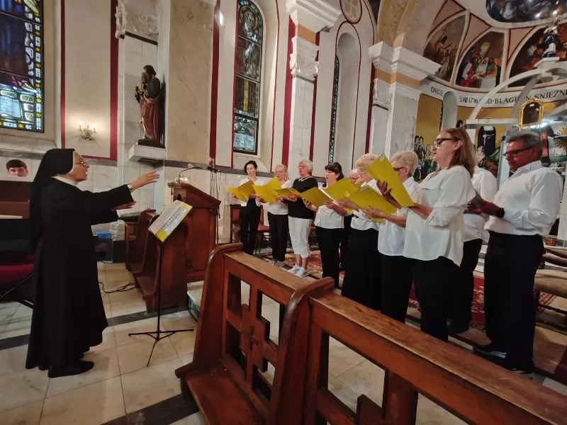Marijanski koncert župnih zborova u tekijskom Svetištu Gospe Snježne