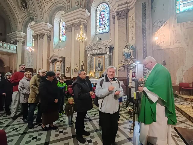 NEDJELJA CARITASA I BRAČNIH JUBILEJA U RUMI - fotografija 1