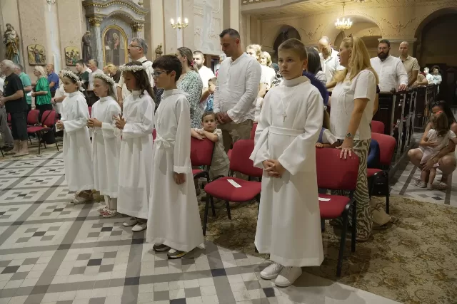 Prva pričest u Rumi - fotografija 1