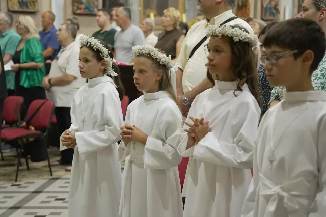 Prva pričest u Rumi 2026 - fotografija 23