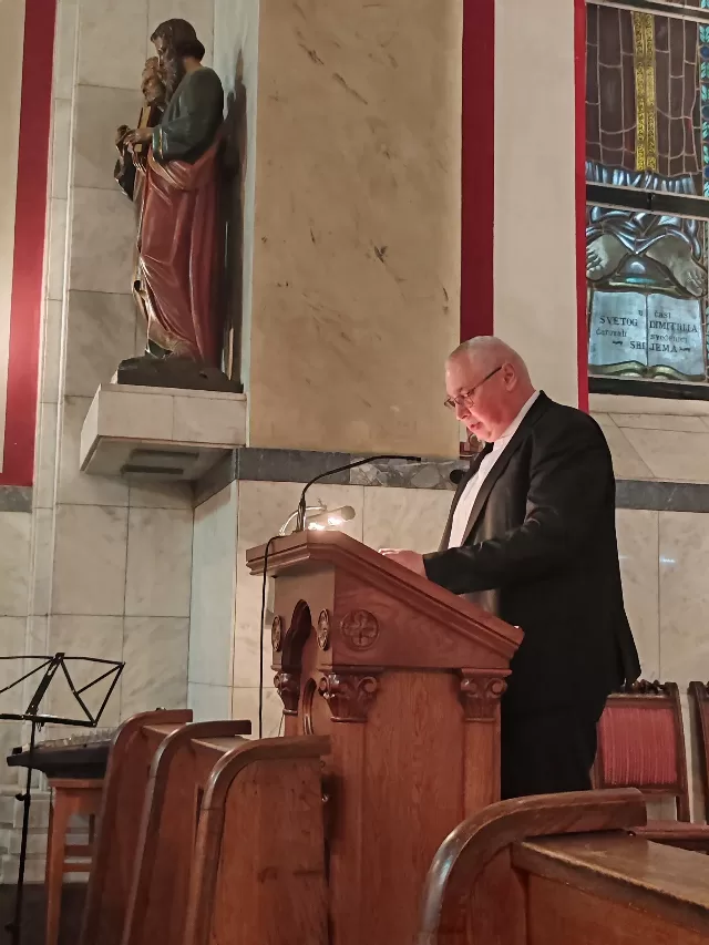 Marijanski koncert župnih zborova Srijemske biskupije u Svetištu Gospe Tekijske u Petrovaradinu - fotografija 6