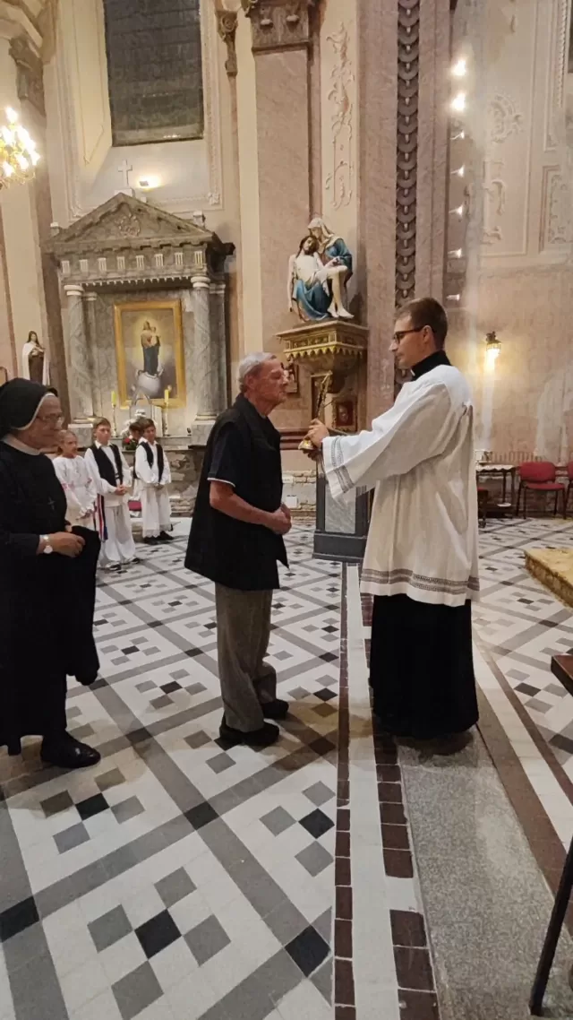 Misno slavlje za crkveni god 2026 u crkvi Uzvišenja svetog Križa u Rumi - biskupi i svećenici za oltarom - fotografija 30