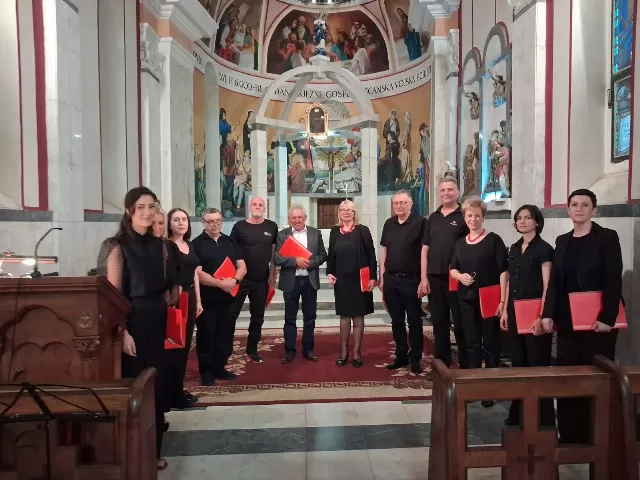 Marijanski koncert župnih zborova Srijemske biskupije u Svetištu Gospe Tekijske u Petrovaradinu - fotografija 10