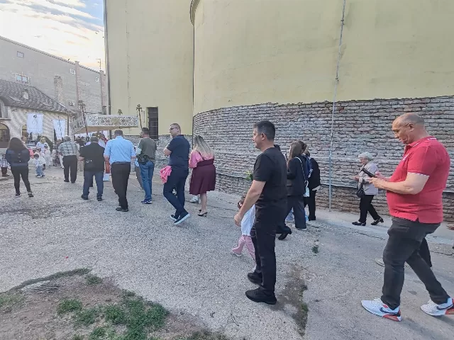 Svetkovina Tijelova - misno slavlje i procesija u župi Uzvišenja svetog Križa u Rumi - fotografija 16